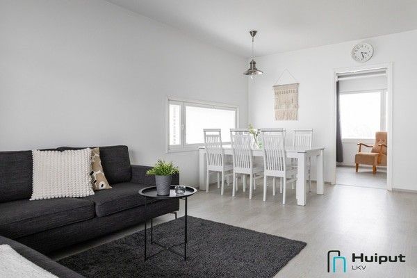 Myyty paritalo, Soittajankangas, Oulu