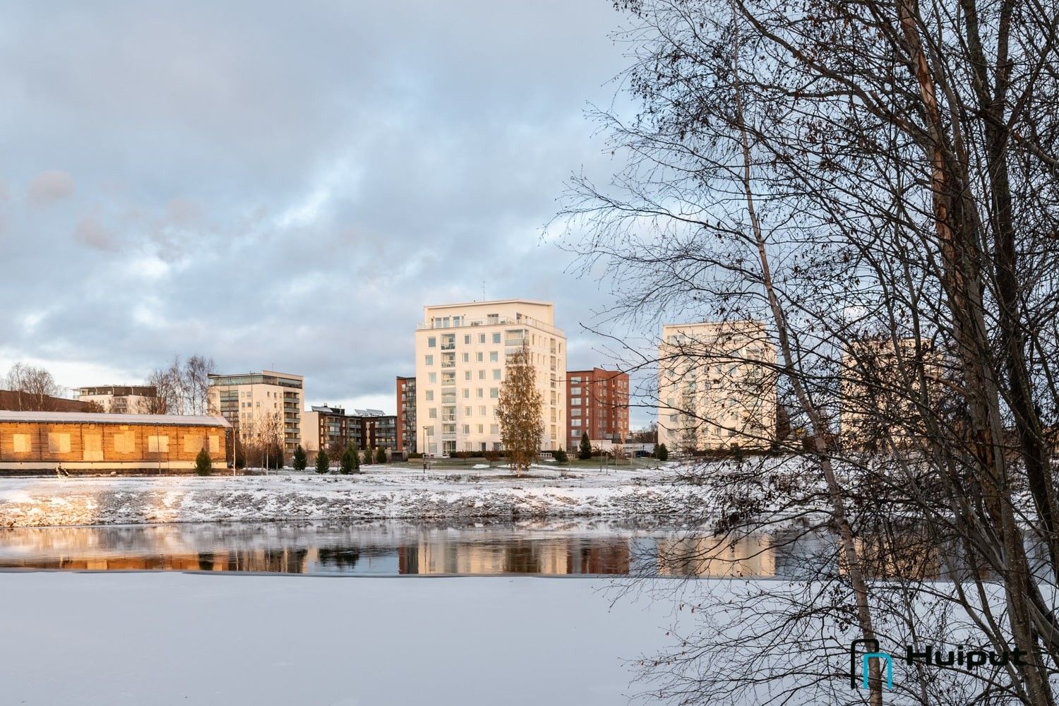 Huiput LKV:n myymä kerrostalo, Toppilansalmi, Oulu